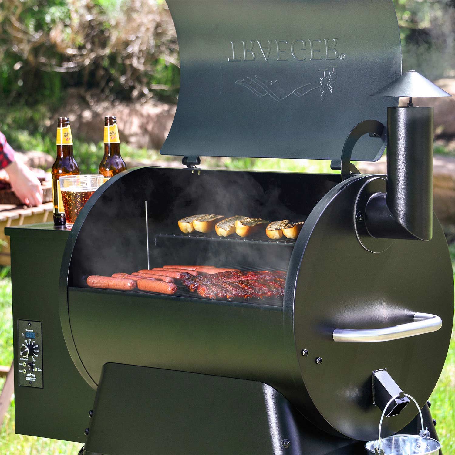 Traeger Pro 22 Wood Pellet Smoker